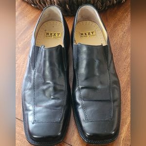 Nunn Bush black loafers